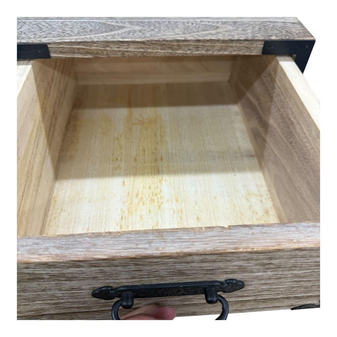 中古　国産　職人手造り　凝った金具が目を引く総桐箪笥