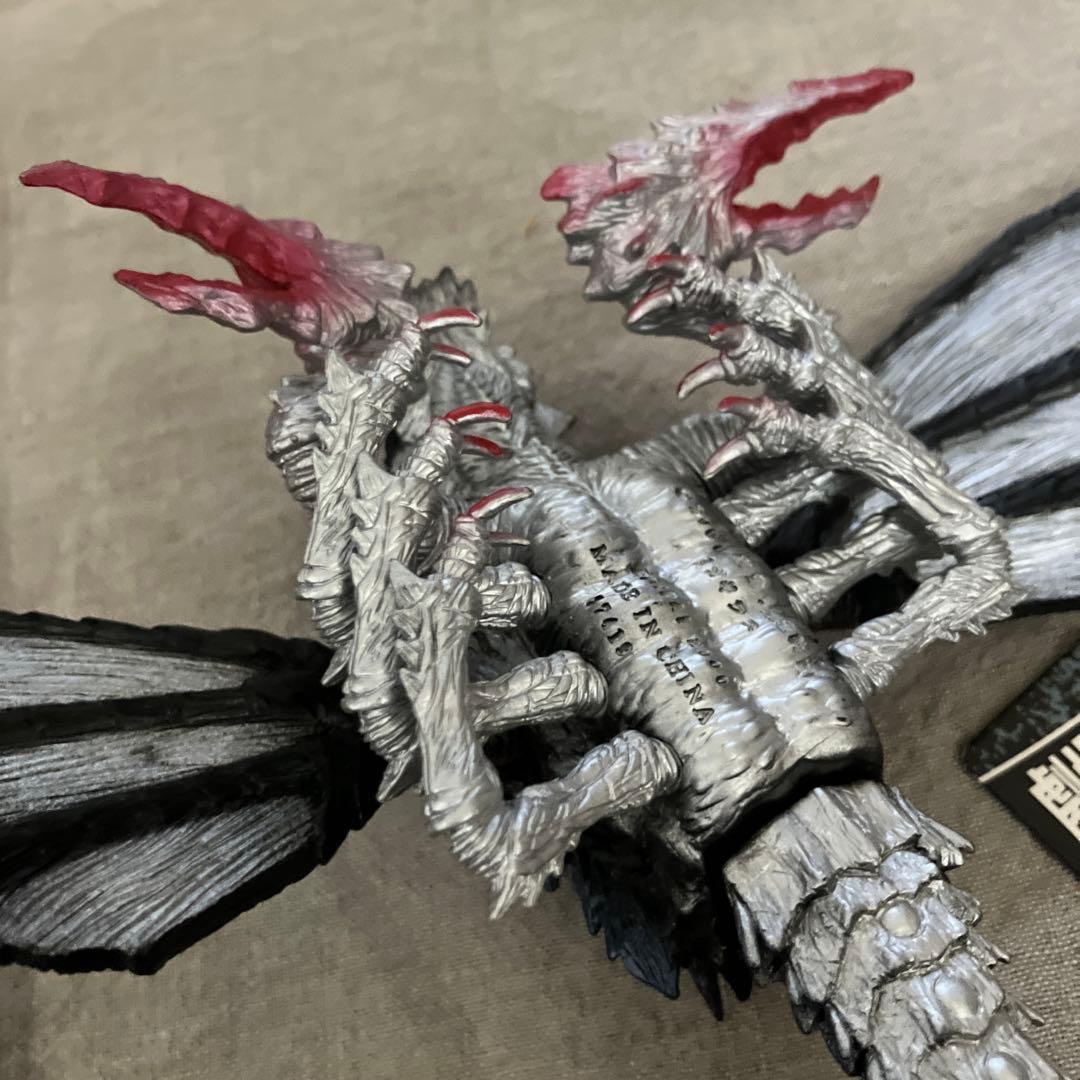 劇場限定　バンダイ メガギラス ソフビ　ゴジラ×メガギラス