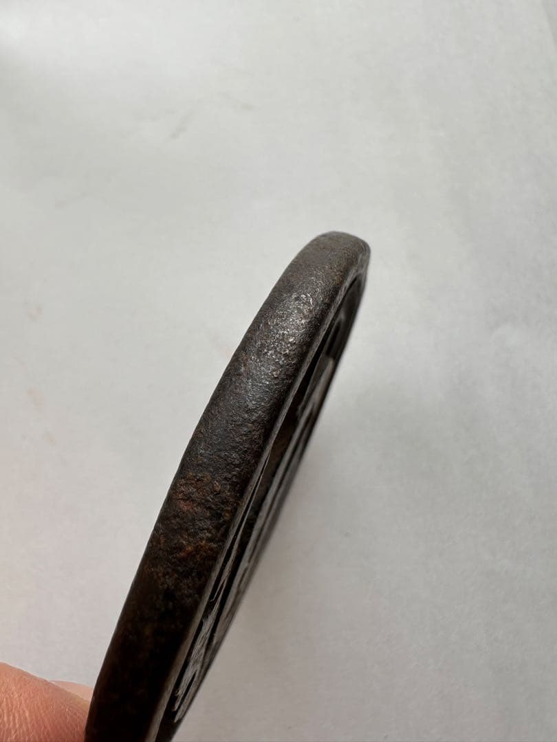 透かし鍔 古鍔 鉄地 鐔　鉄地つば 刀装具 古美術 時代物 海浪の図 26A2