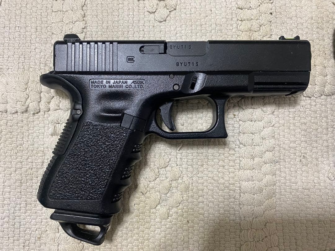 グロック19 9ミリピストル ホルスター 予備マガジン付き 東京マルイ　ガスブロ