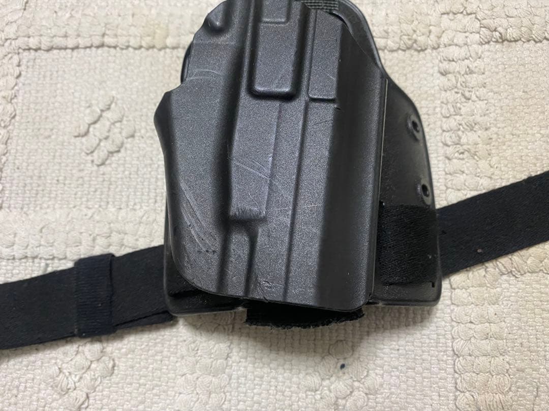 グロック19 9ミリピストル ホルスター 予備マガジン付き 東京マルイ　ガスブロ