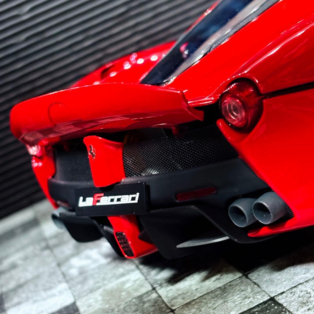 1/18 BBR フェラーリ ラ フェラーリ ロッソコルサ 322