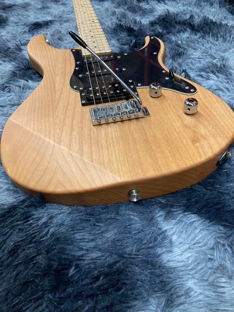 美品 ヤマハ YAMAHA PACIFICA PAC 112V木目調 ナチュラル