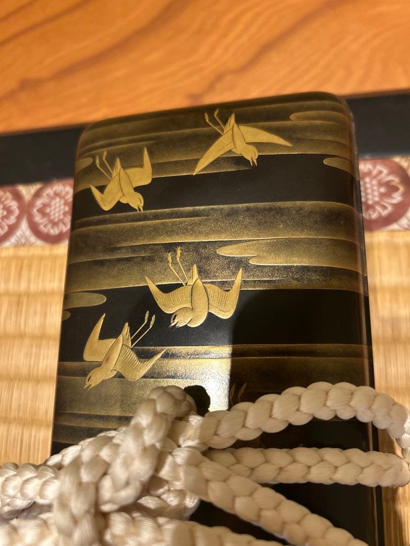 金蒔絵　美術品　金色の岩千鳥と波模様