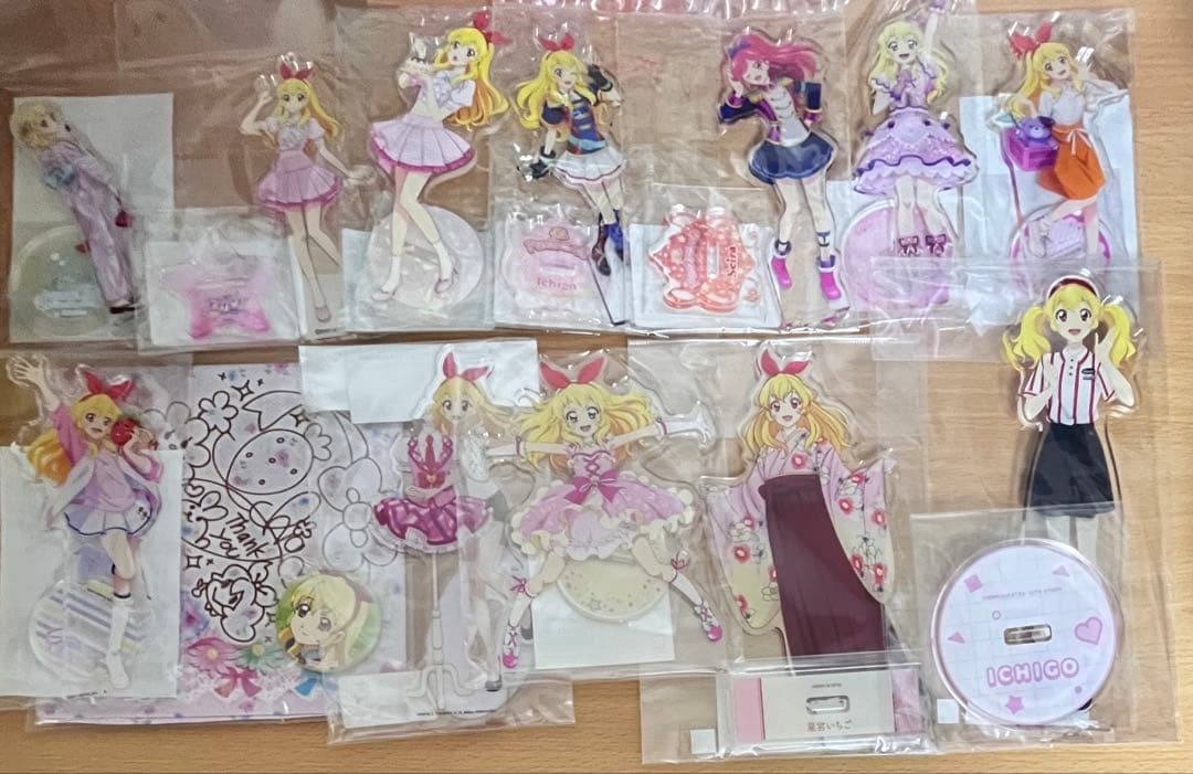 ゆ*う様 アイカツ 星宮いちご 音城セイラ アクスタ 缶バッジ ポストカード グ