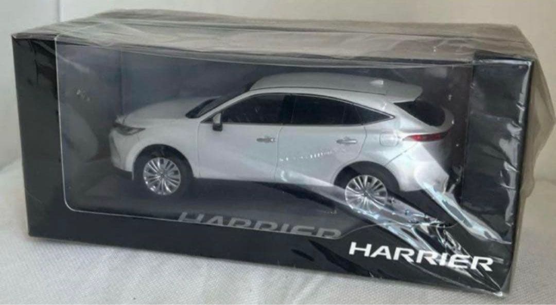 ハリアー ホワイト 1/43ミニカー　イメージ