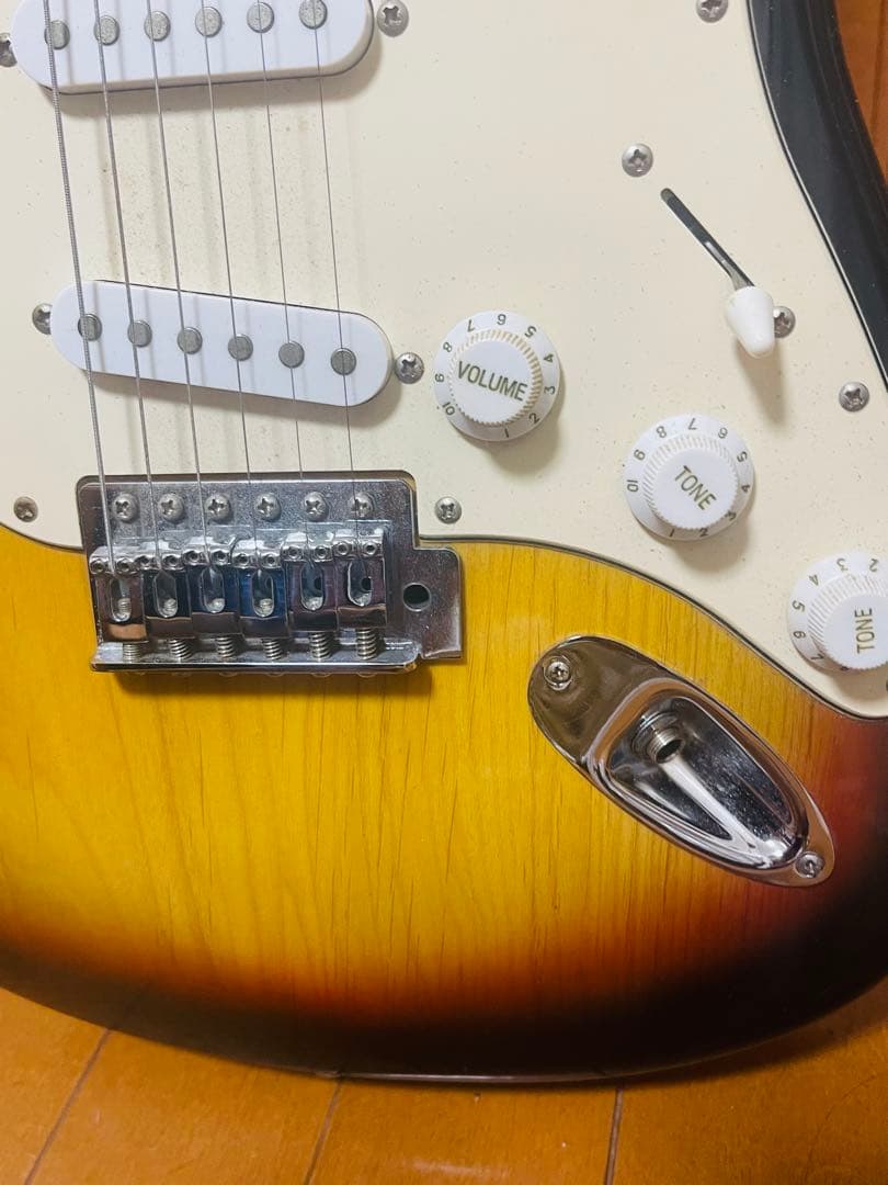 Mavisエレキギター サンバースト