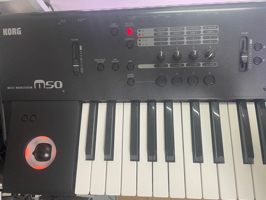 [極美品] KORG M50 シンセサイザー 61鍵 専用ケース付き