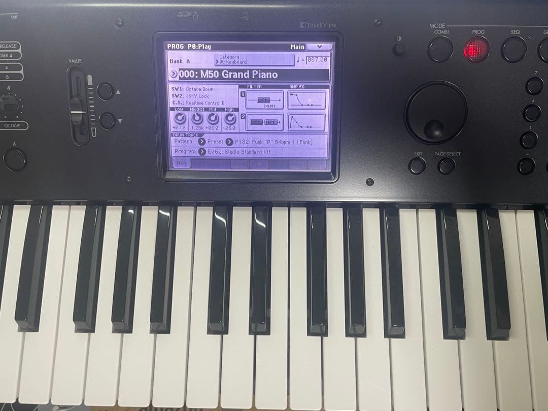 [極美品] KORG M50 シンセサイザー 61鍵 専用ケース付き