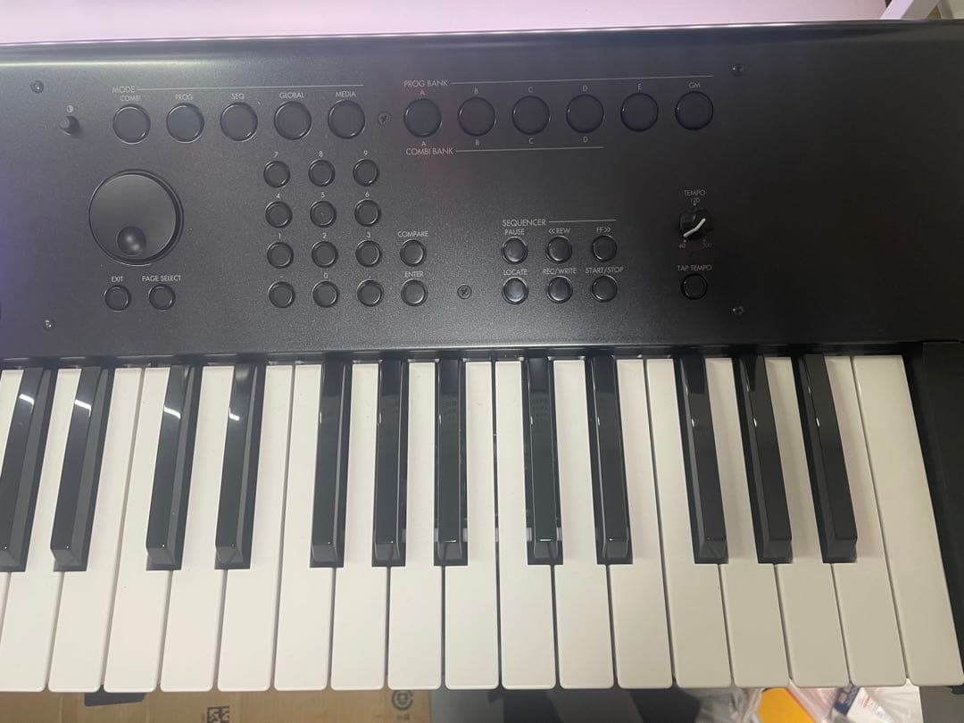 [極美品] KORG M50 シンセサイザー 61鍵 専用ケース付き