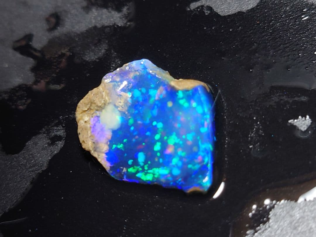 エチオピアウェロ産　チョーク　オパール　　原石　鉱物標本　星空のような