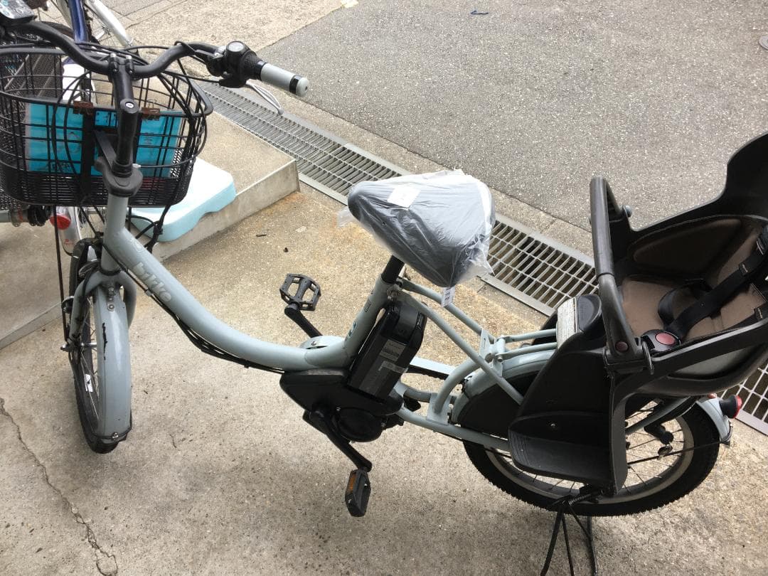 地域限定送料無料　ビッケ　子供乗せ　8,9AH　水色　神戸市　電動自転車