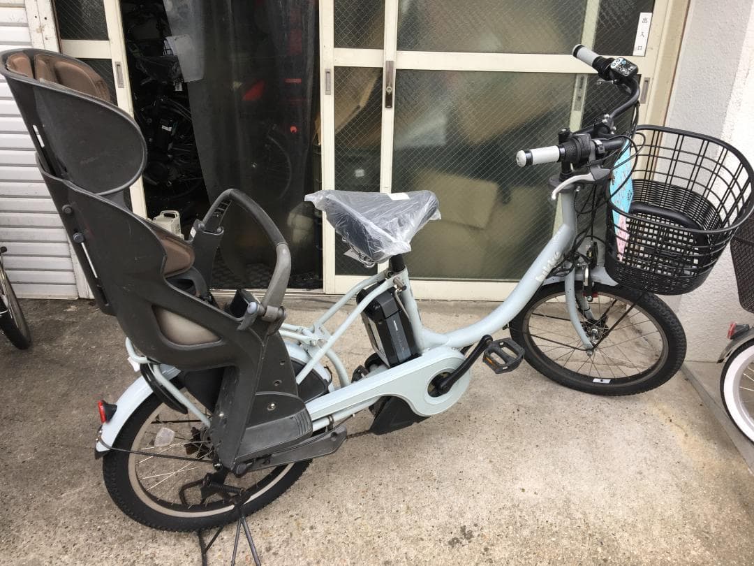 地域限定送料無料　ビッケ　子供乗せ　8,9AH　水色　神戸市　電動自転車