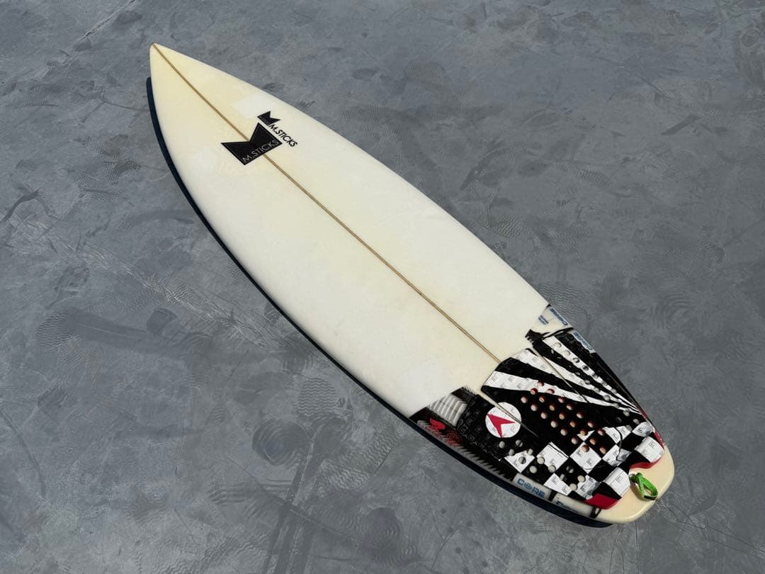 M.STICKS 5'9ショートボード