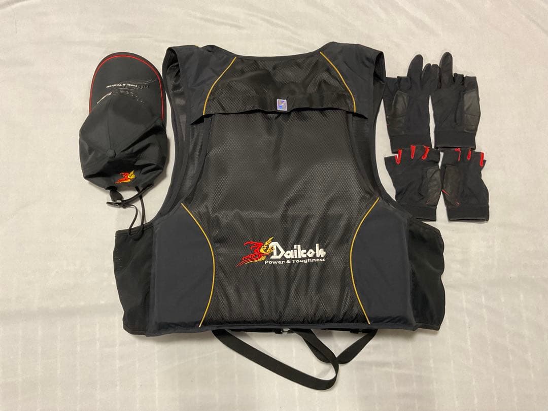 フィッシングベスト　F キャップにネーム入り