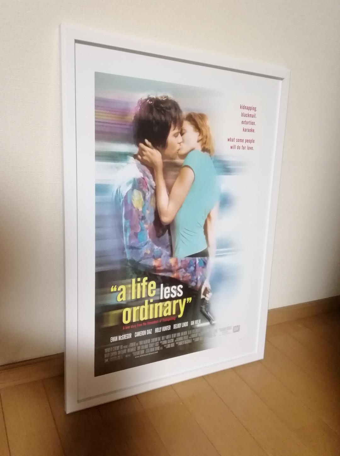 普通じゃない　額装 ポスター 62cm×44.5cm