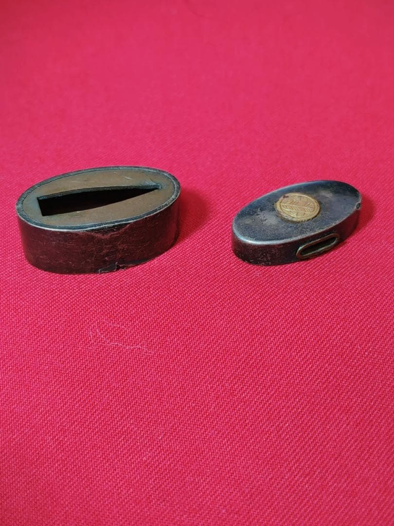 赤銅磨地 違い鷹の羽紋 縁頭 家紋 拵 日本刀 刀装具 骨董 古美術