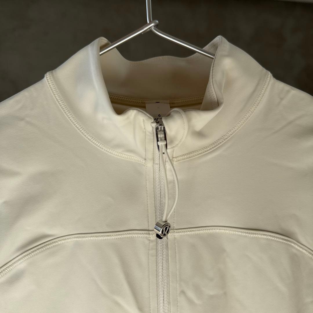 Lululemon SIZE6ライトウエイトランニングジャケット