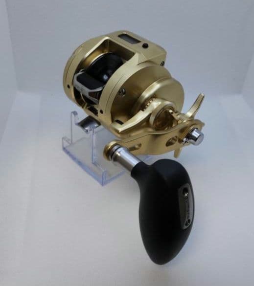 美品　シマノ　オシアコンクエストCT300HG（右巻き）