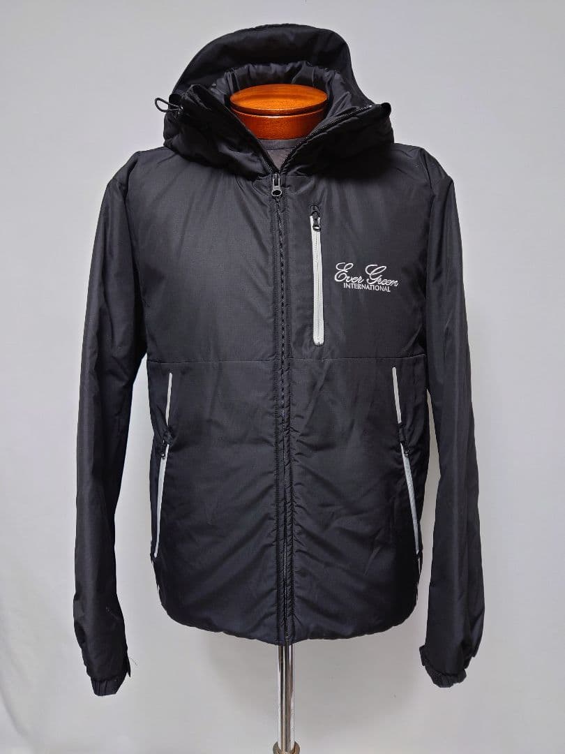 未使用級✨エバーグリーン ライトフーディージャケット 中綿入りダウン 黒 M