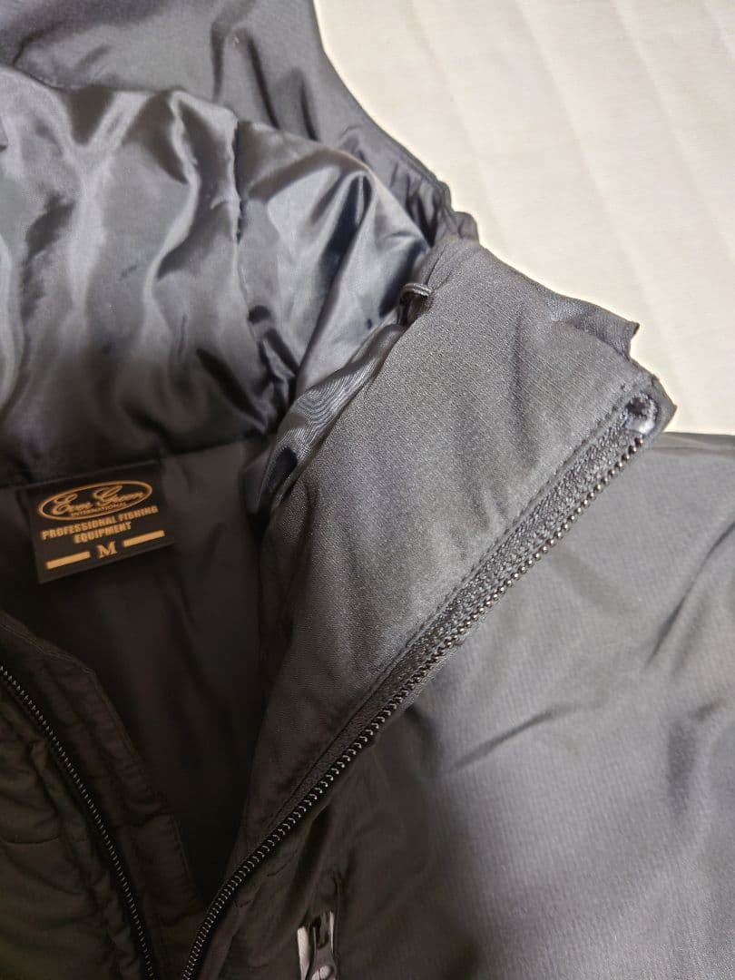 未使用級✨エバーグリーン ライトフーディージャケット 中綿入りダウン 黒 M