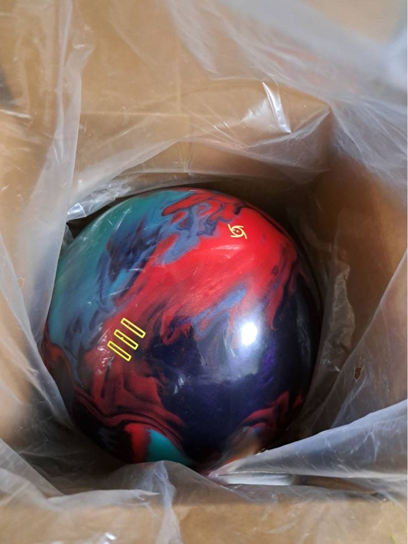 IDENTITY STORM BELMO ボウリングボール
