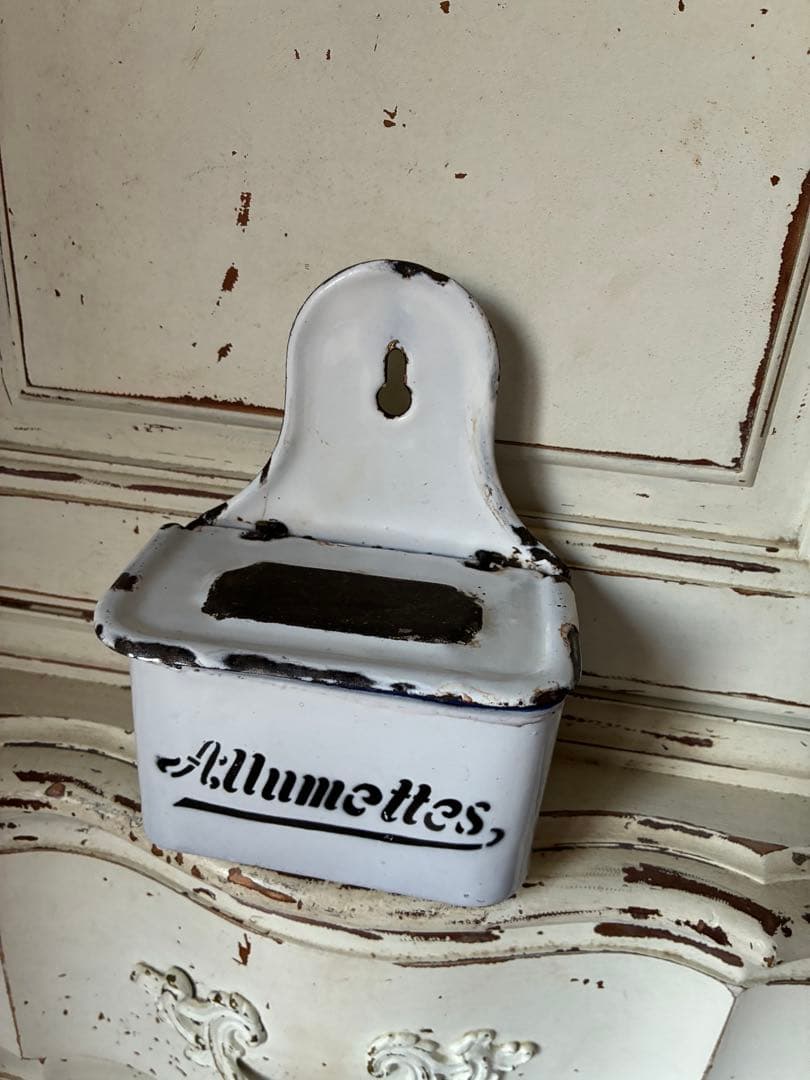 フランス　アンティーク　ホーロー　アリュメット缶　マッチ入れ　ホワイト　黒文字