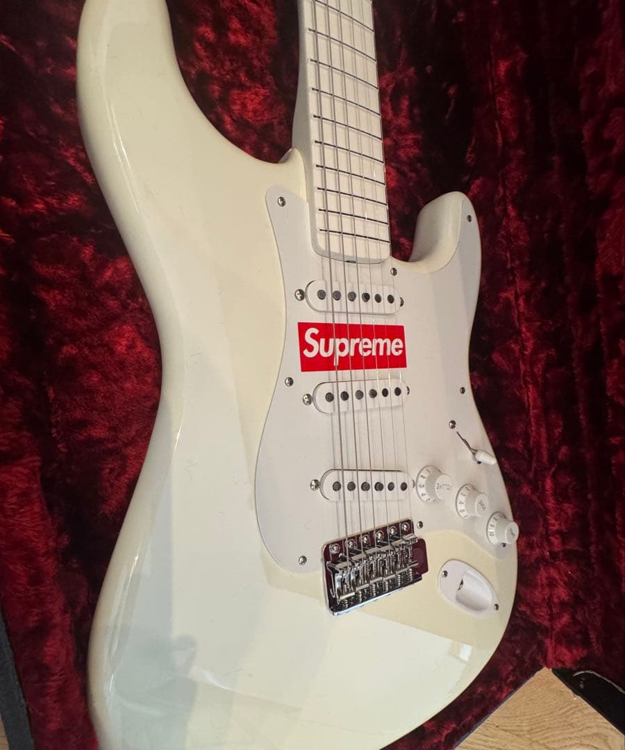 Supreme ストラトキャスタータイプ エレキギター