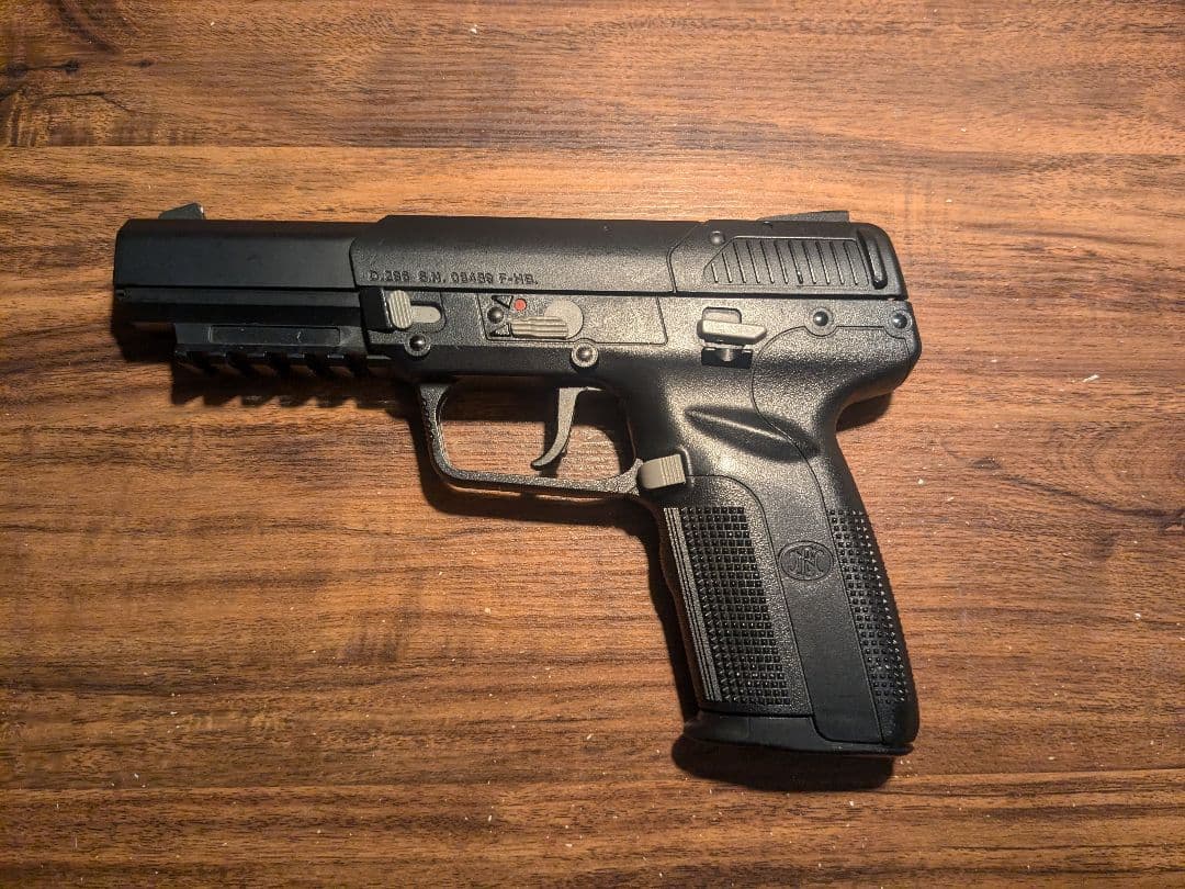 東京マルイ　FN57　ファイブセブン