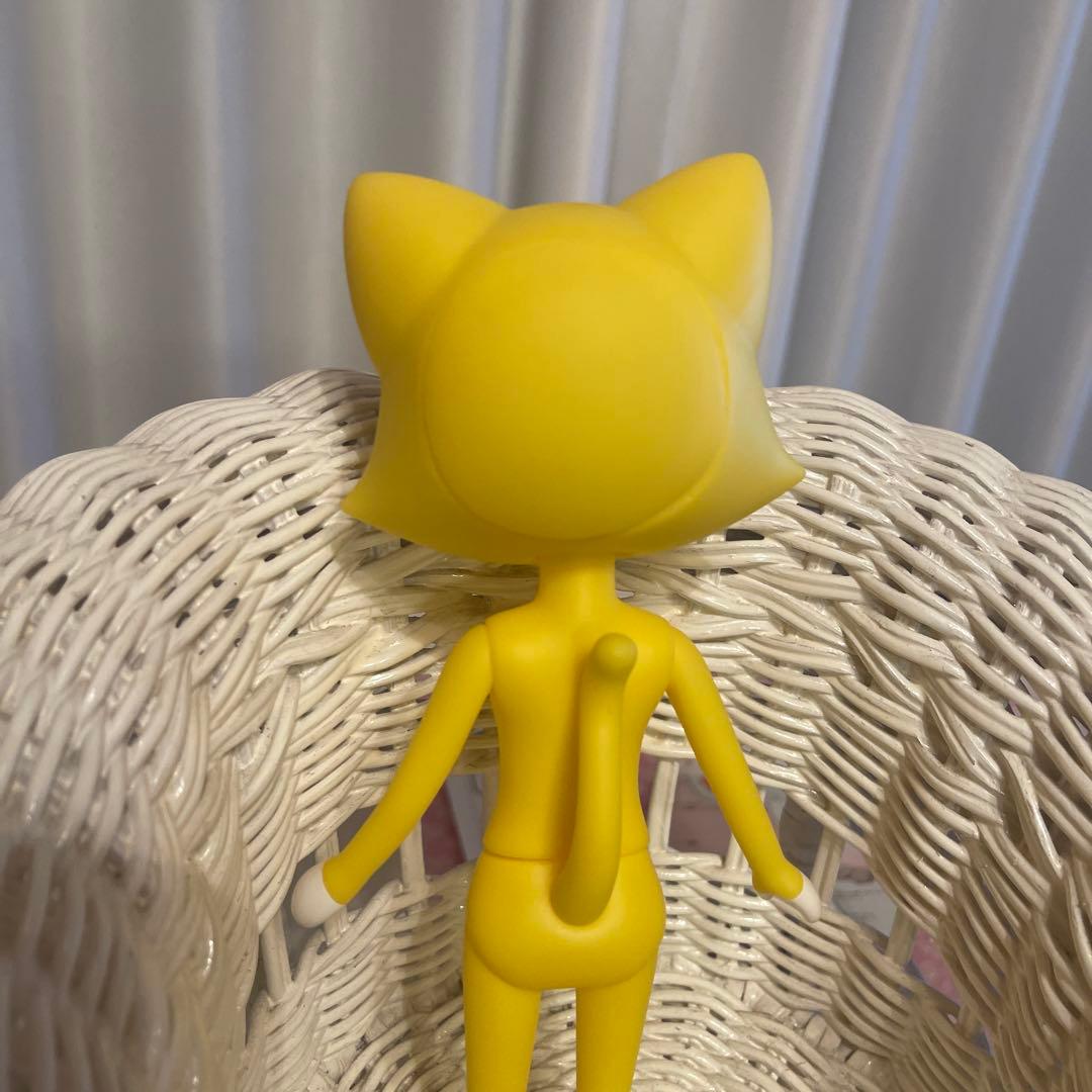 あおぞらのニッキ イエロー猫フィギュア✨おでこちゃんニッキ