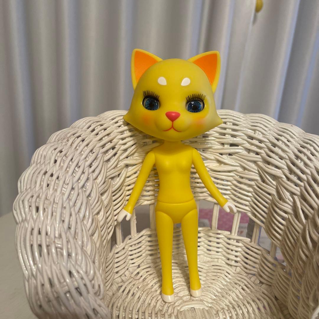 あおぞらのニッキ イエロー猫フィギュア✨おでこちゃんニッキ