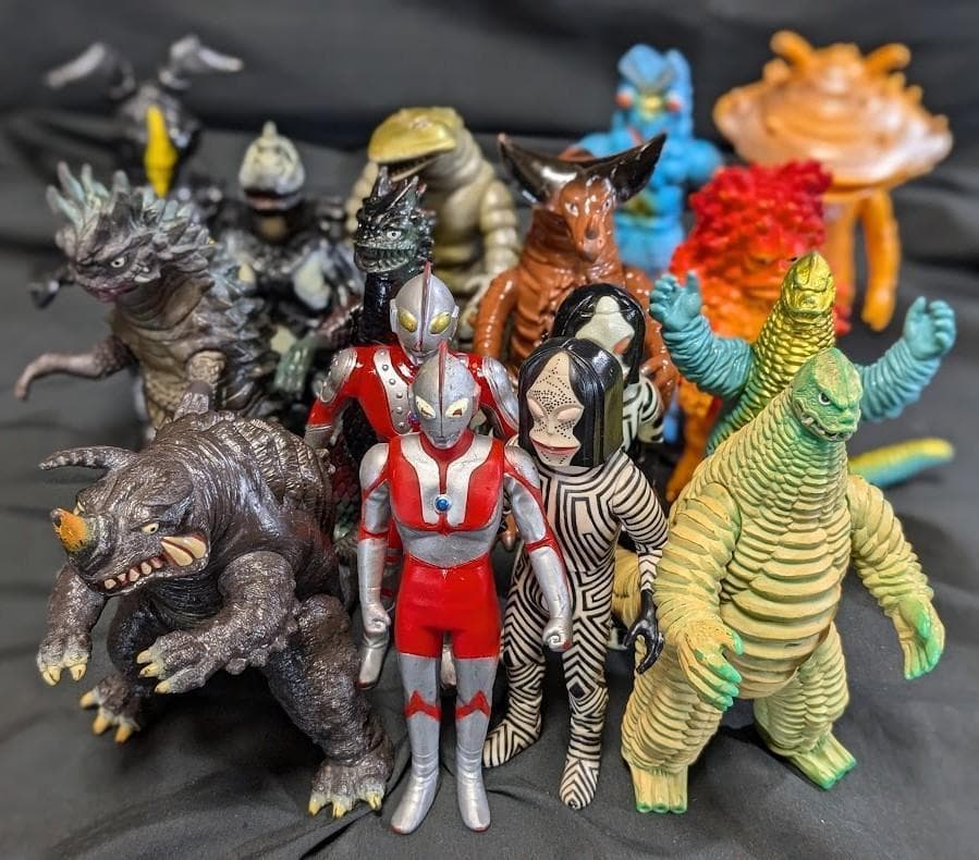 ウルトラＱ・ウルトラマン＆登場怪獣・宇宙人（バンダイ）ソフビ16体セット
