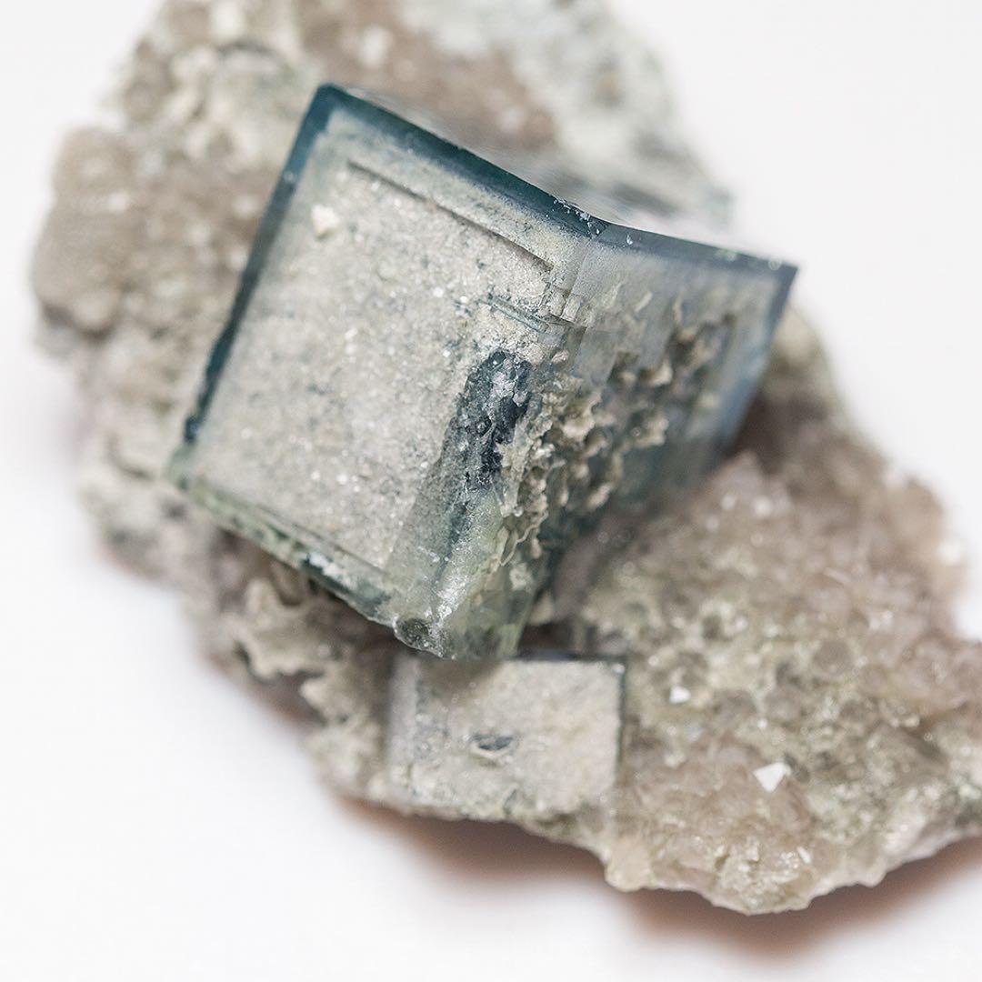 中国 湖南省 フローライト 天然石 原石 鉱物標本 鉱石 蛍石 1734