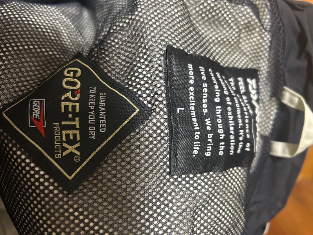 GORE-TEX フード付きレインウェア