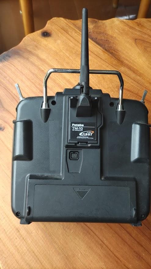 フタバの送信機T10Cと2.4GHz FASSTモジュールTM-10のセット