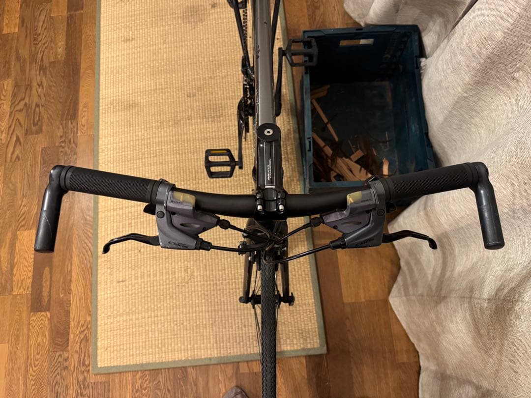 【東京】Bianchi クロスバイク マッドブラック 700c 2×8s