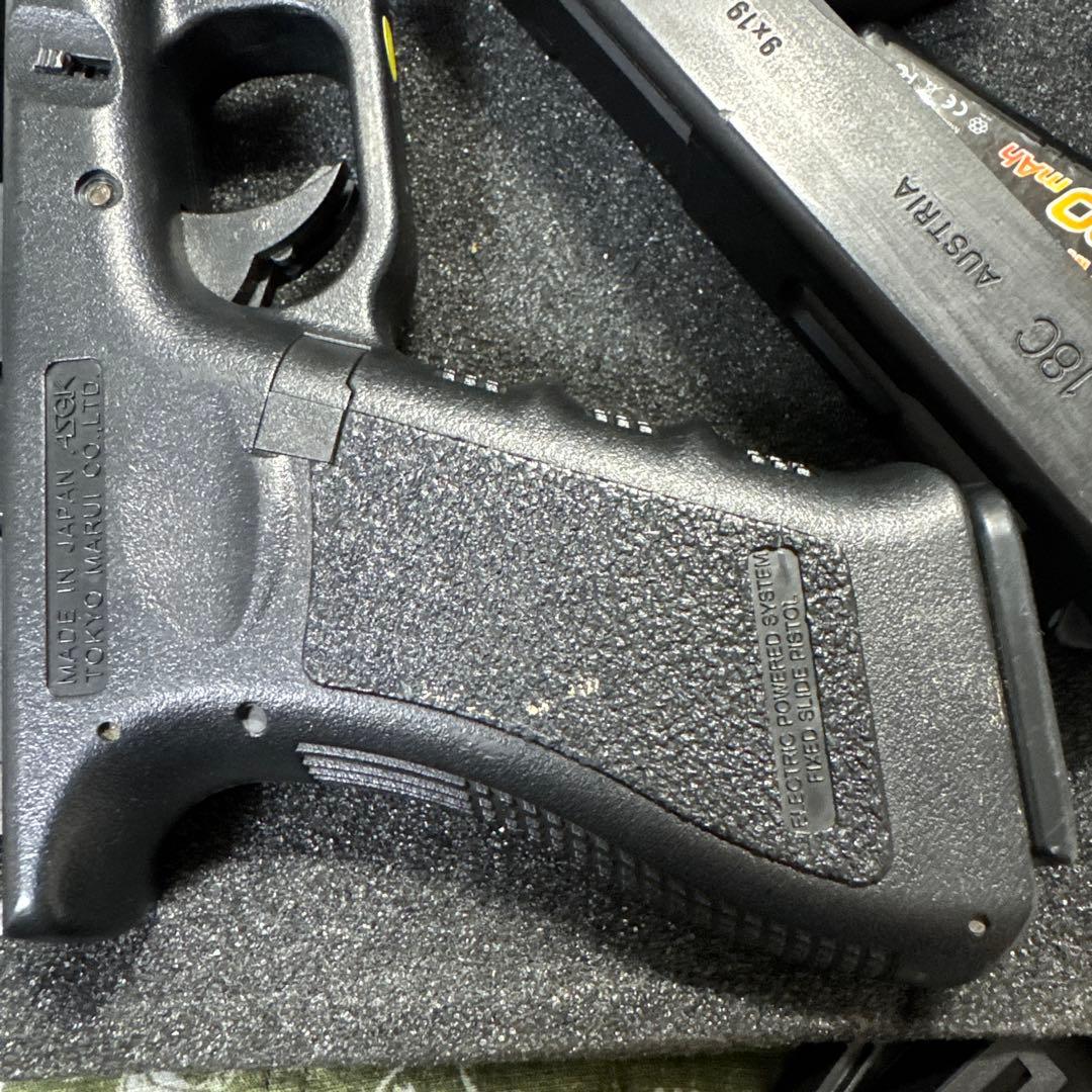 東京マルイ　電動グロック18c バッテリー充電器、ガンケース、マガジン2つ付き