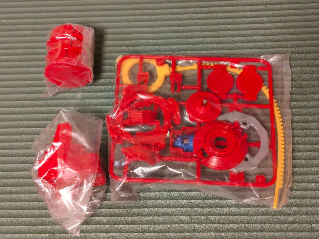 国内正規品　爆転シュートベイブレード　BマグネドームDX