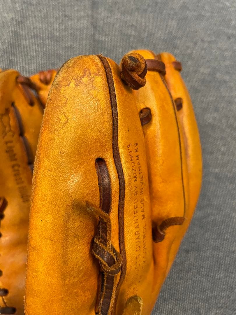 レア！　野球 硬式グローブ 一般用　大人　右投げ　グラブ　内野　右利き　ミズノ