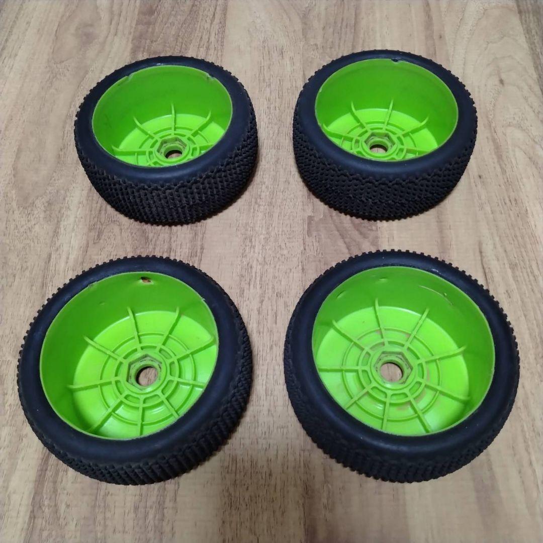 京商　インファーノ　新品未使用品と中古タイヤのセット