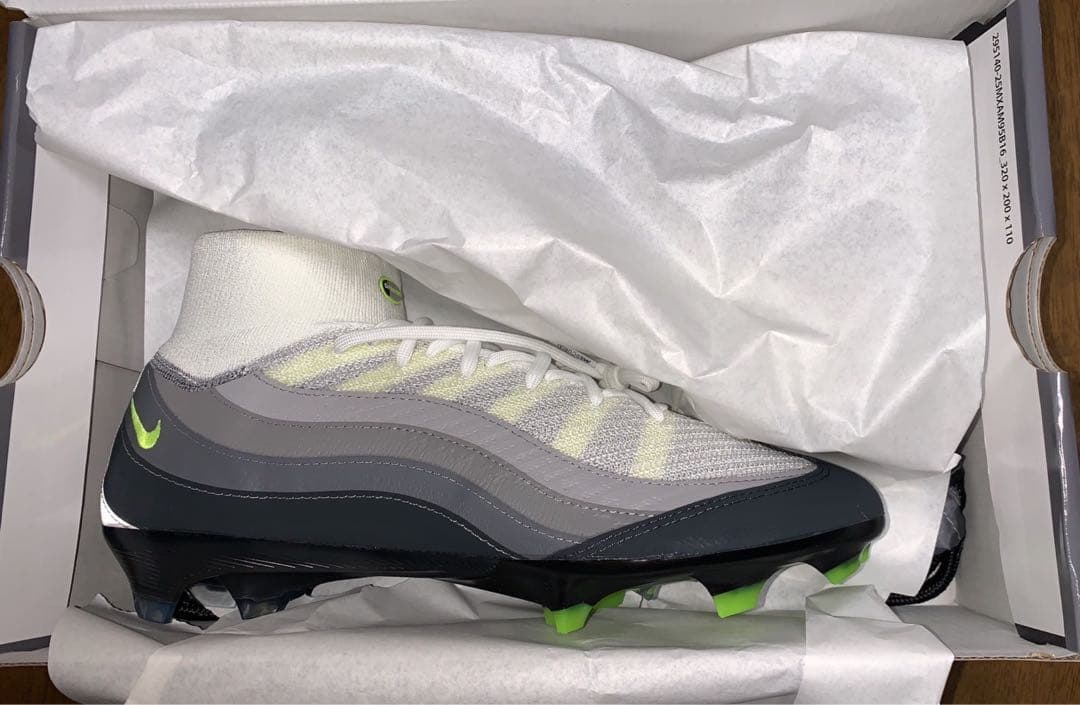 nike マーキュリアル　スーパーフライ10エリート　エアマックス95 SE