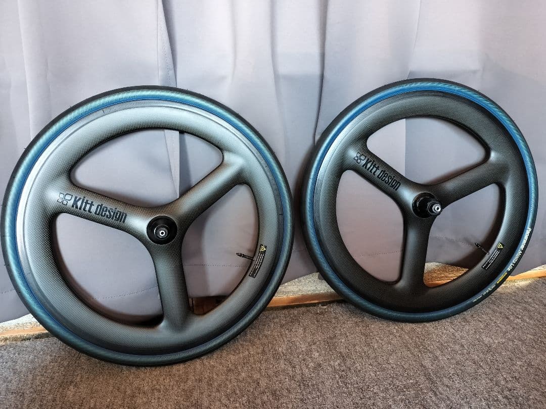 Kitt design 20インチ（451) カーボンバトン ホイール前後セット