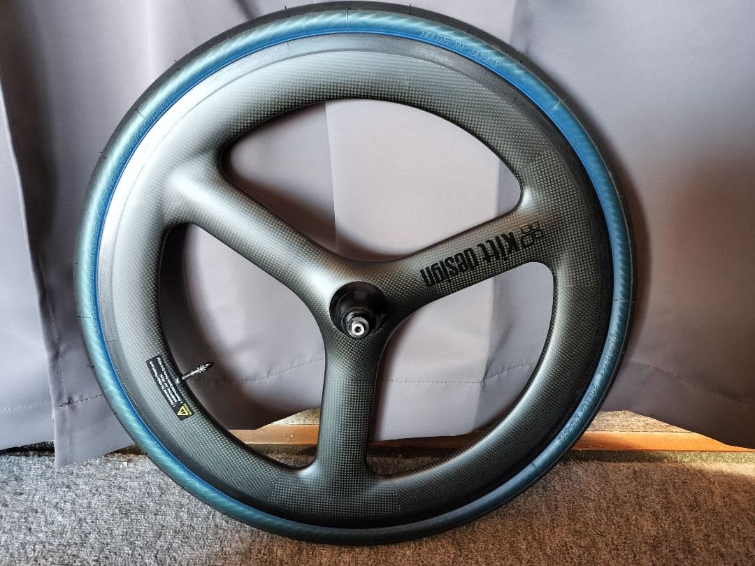 Kitt design 20インチ（451) カーボンバトン ホイール前後セット