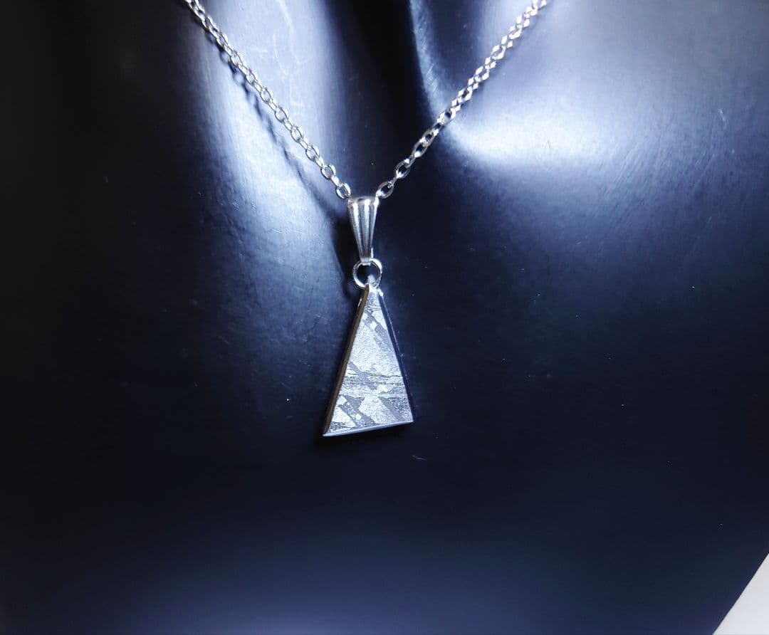 ギベオン隕石　ネックレス　鉄隕石