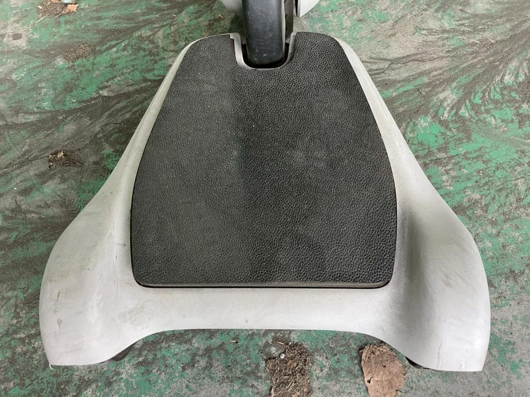 TOYOTA C+walk T シー ウォーク 3輪 BEV 運転免許不要 ①