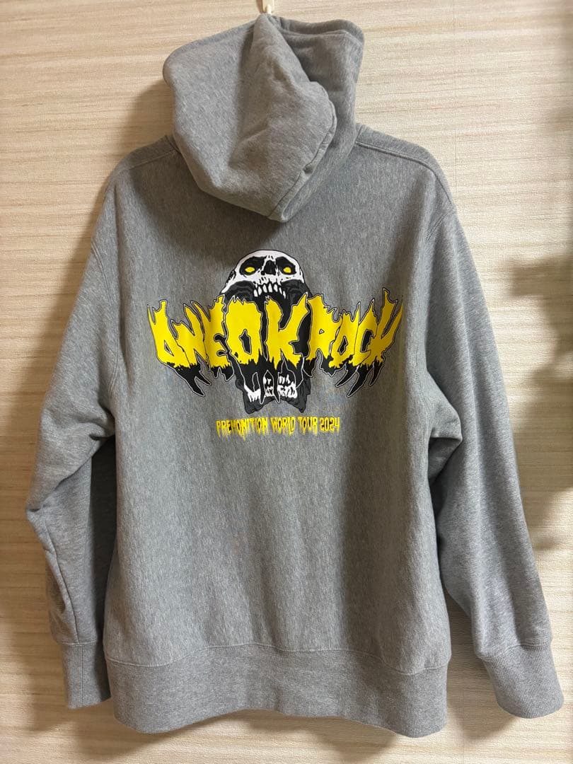 ONE OK ROCK フード付きスウェット L