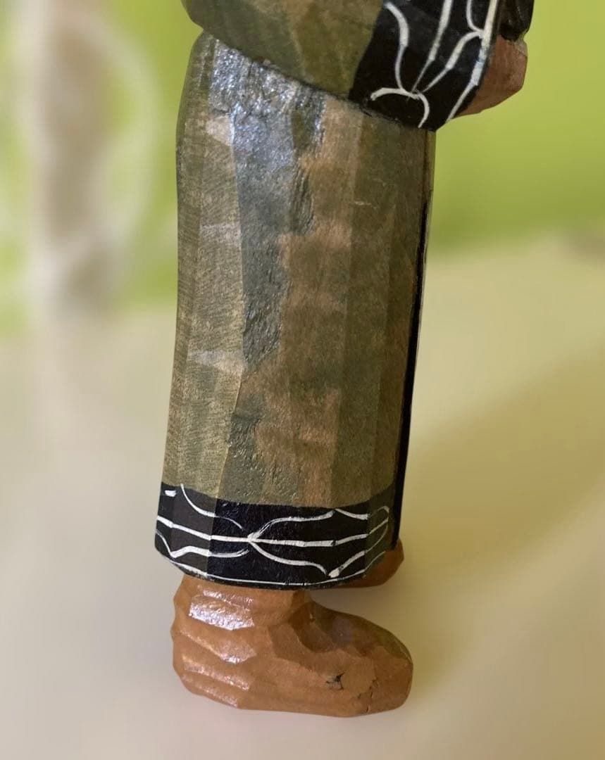 木彫り 農民美術 木端人形 アイヌ 夫婦 小熊 鮭　2体セット