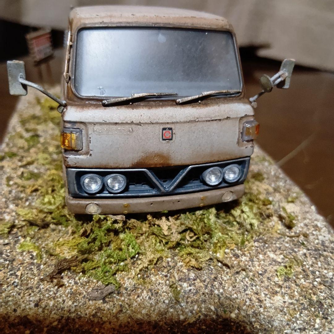 三菱ふそうキャンター1/32完成品。