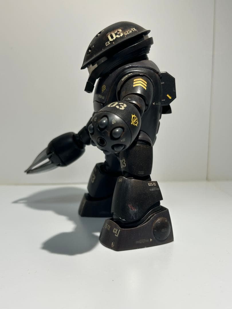 プラモデル　ガンプラ　模型　組立済　HG 1/144 アッガイ　完成品　全塗装