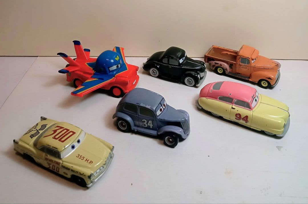 トミカディズニーカーズ6台